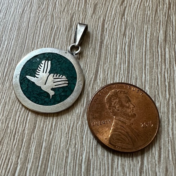 Vintage Mexican Turquoise Bird in Flight Pendant - Picture 3 of 4